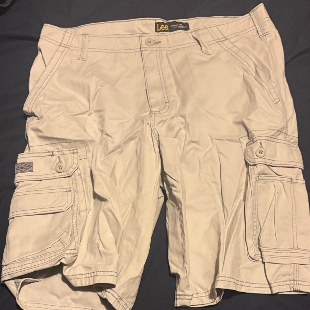 Lee Men's Beige Cargo Shorts